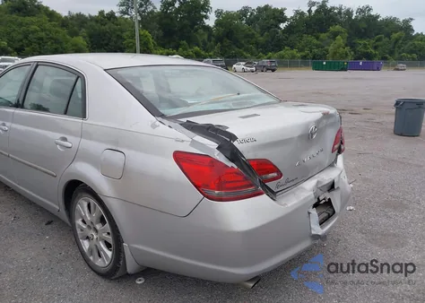 2008 Toyota Avalon Xls z USA, uszkodzony, nr VIN 4T1BK36B98U315909